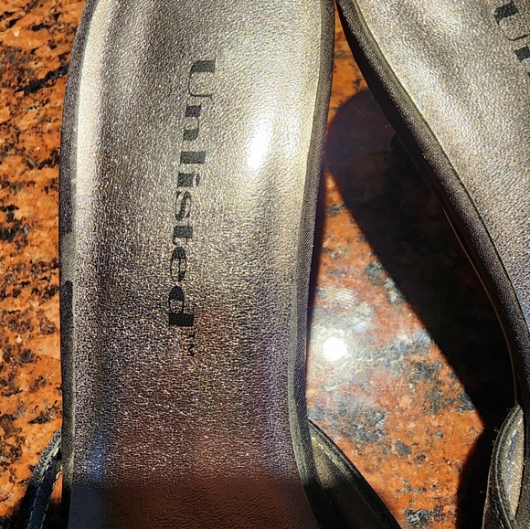 Unlisted Kenneth Cole Black Bow Heels. Size 6 1/2 - Picture 3 of 7